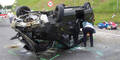 Überschlagener Kleinbus