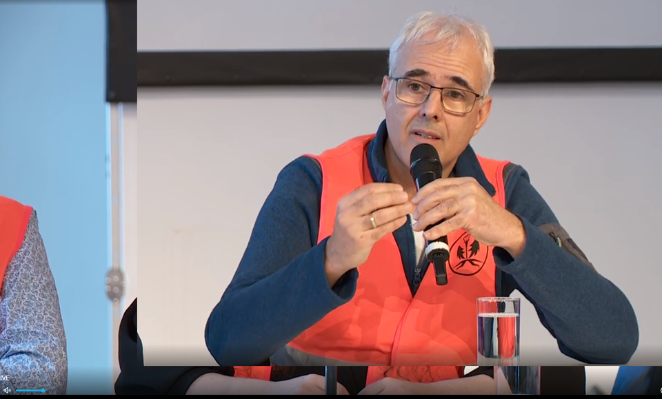 Chemielehrer warnt vor Zusammenbruch der Zivilisation.