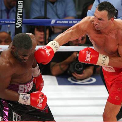 Klitschko besiegte Jennings nach Punkten. 