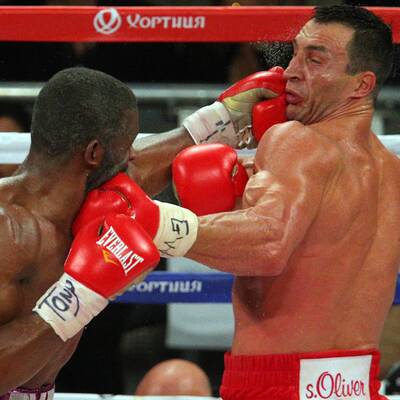 Klitschko besiegte Jennings nach Punkten. 