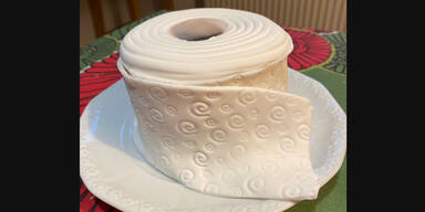 Wegen Hamsterk&auml;ufen: Konditorei in Polen fertigt Klopapier-Torten