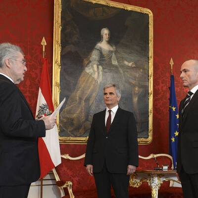 Klug als Verteidigungsminister angelobt