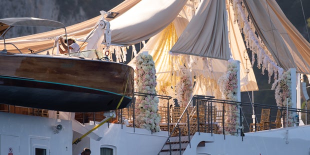 Drohnenbilder zeigen Heidis Traumhochzeit