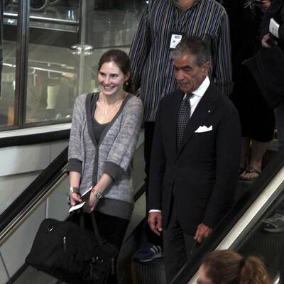 Familie Knox am Leonardo da Vinci-Flughafen in Rom