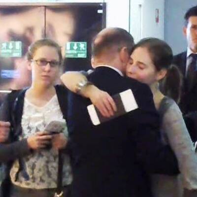 Familie Knox am Leonardo da Vinci-Flughafen in Rom