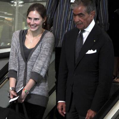 Familie Knox am Leonardo da Vinci-Flughafen in Rom