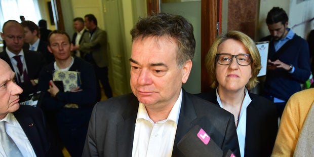 Hypo-Ausschuss startet mit Eklat