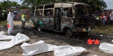 30 tote Kinder nach Busungl&uuml;ck