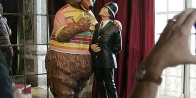 Künstler verkitscht & verschandelt Versailles