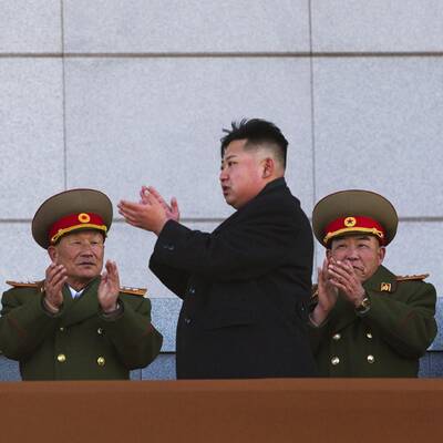 Irre Parade für toten Kim Jong-Il