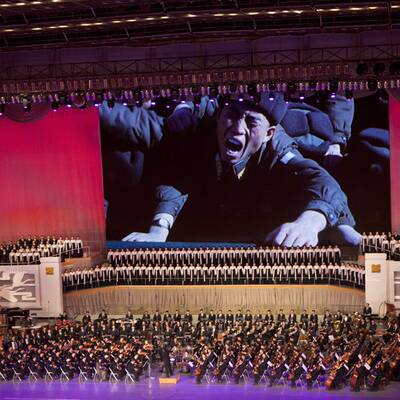 Irre Parade für toten Kim Jong-Il