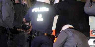 500 Demonstranten gegen Korporationsball