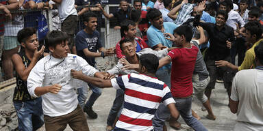 Massenschlägerei in Flüchtlingslager