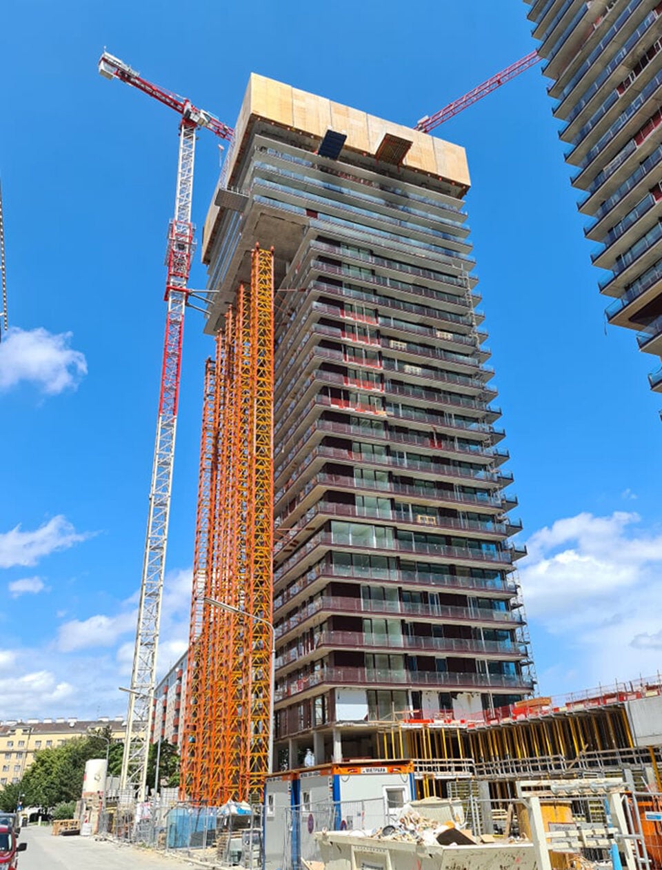 Drei 16-Jährige in Wien auf Kran geklettert: Von WEGA gerettet