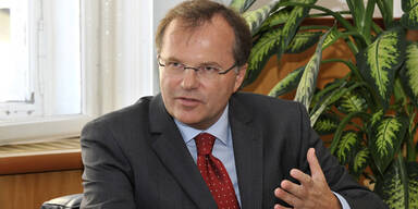 G&uuml;nther Kr&auml;uter