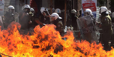 Neues Sparpaket: Krawalle in Athen
