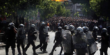 Neues Sparpaket: Krawalle in Athen