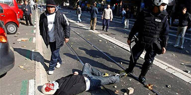 Krawalle vor &Ouml;sterreichs Botschaft in Belgrad