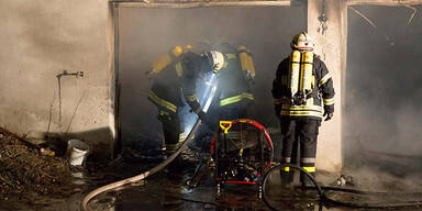 Mann stirbt bei Garagenbrand