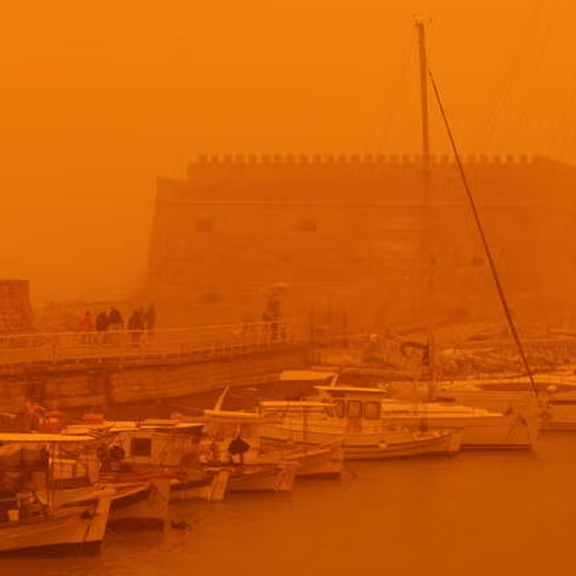 Chaos auf Kreta: Sahara-Staub färbt Himmel rot