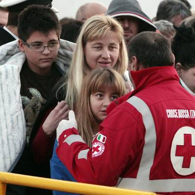 Kreuzfahrtschiff auf Grund gelaufen