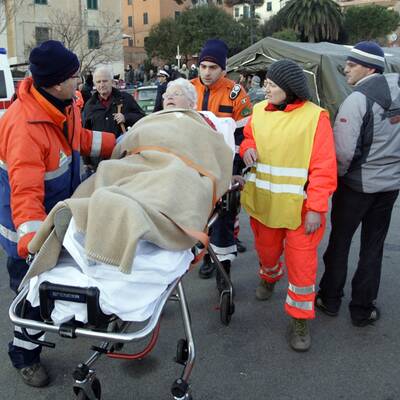 Kreuzfahrtschiff auf Grund gelaufen