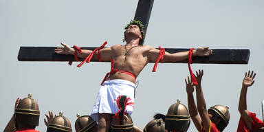 Blutige Kreuzigungen auf Philippinen 