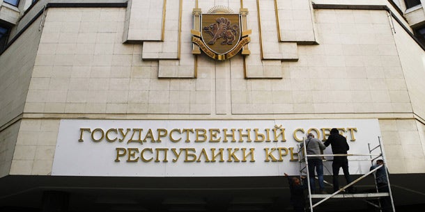 Krim: Russen stürmen Militärbasen