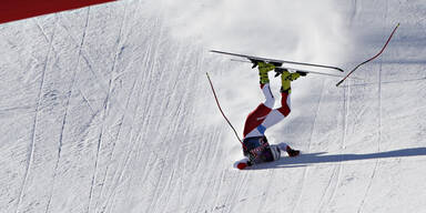 Der Schweizer Kryenb&uuml;hl st&uuml;rzte beim Zielspung ungl&uuml;cklich