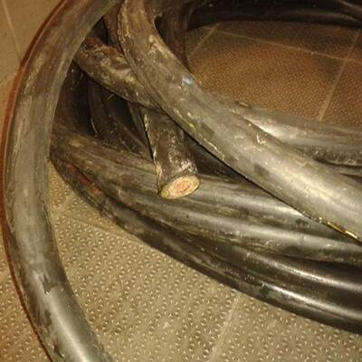 Kupferkabel-Depot in Gemeindebau entdeckt