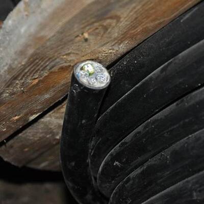 Kupferkabel-Depot in Gemeindebau entdeckt