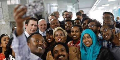 Selfie-Party mit "Bruder" Kurz