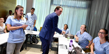 "Kurz im Gespr&auml;ch": Ex-Kanzler startete seine Wahl-Tour