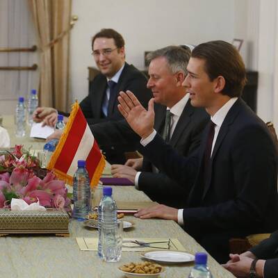Kurz: Glitzernder Besuch in Teheran