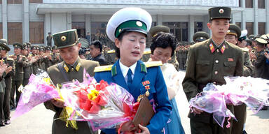 Rätsel um Kims weinende Verkehrspolizistin