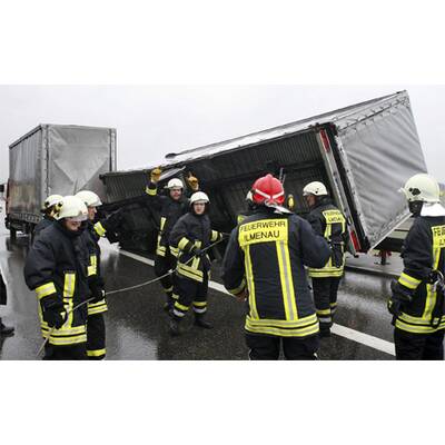 23:55 Zirkuszelt stürzt ein