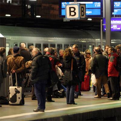 23:55 Zirkuszelt stürzt ein