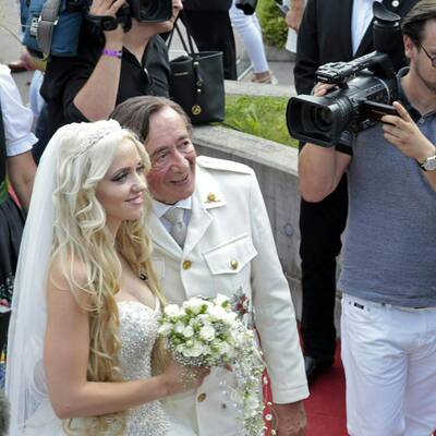 Richard Lugner feiert Verlobung mit Spatzi