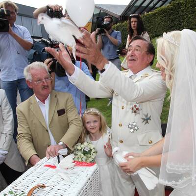 Richard Lugner feiert Verlobung mit Spatzi