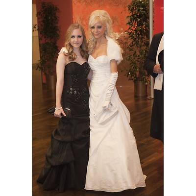 Opernball 2011: Jacqueline Lugner, Helmut Werner, Larry Hagman, Ruby Rubacuori, Richard Lugner, Katzi, Zachi Noy