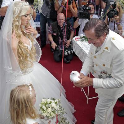 Richard Lugner feiert Verlobung mit Spatzi