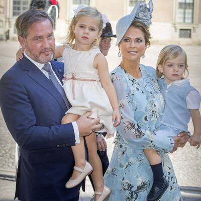 Prinzessin Leonore zeigt Zunge