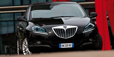 Delta Oro: Kompakter im Designer Outfit