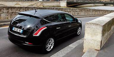 Delta Oro: Kompakter im Designer Outfit