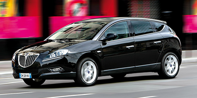 Delta Oro: Kompakter im Designer Outfit