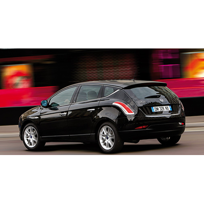 Delta Oro: Kompakter im Designer Outfit