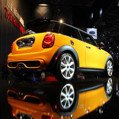 Auto Shows in Tokio und Los Angeles