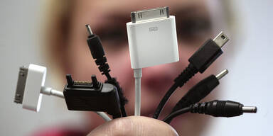 EU will einheitliche Smartphone-Ladekabel