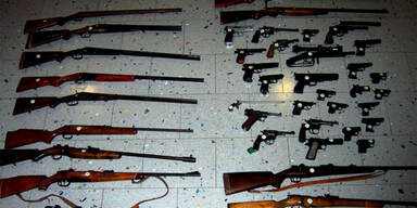 Waffen- und Munitionslager ausgehoben