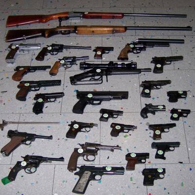 Waffen- und Munitionslager ausgehoben